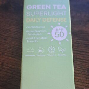 TONY MOLY GREEN TEA SUPERLIGHT DAILY DEFENSE SPF 50